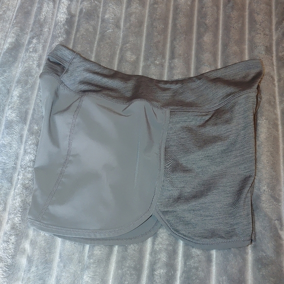 Reebok Gray Athletic Shorts Lightweight Moisture-Wicking - Picture 4 of 8